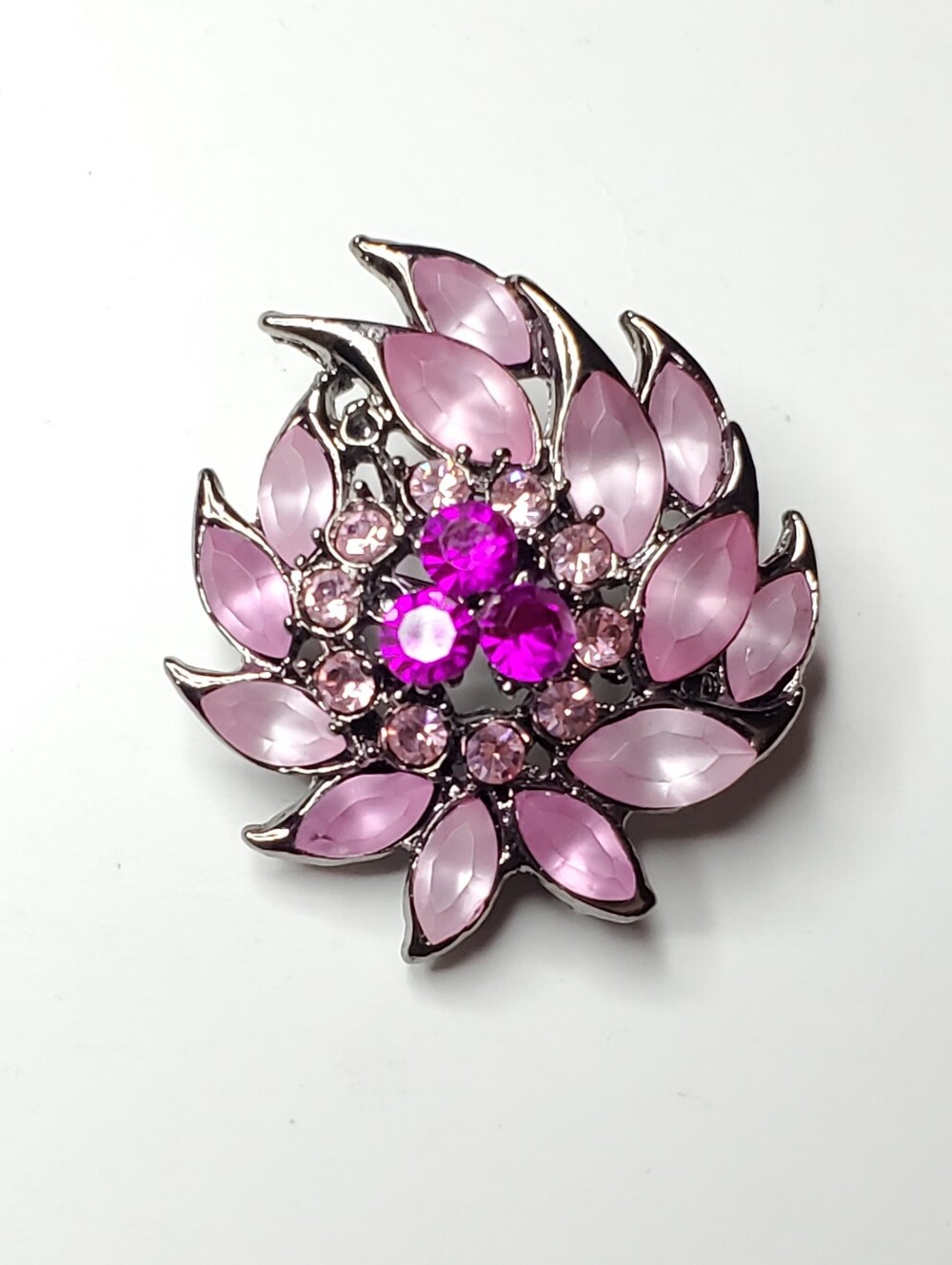 Vtg. RARE  Mid-century Thermoset Purple Brooch
